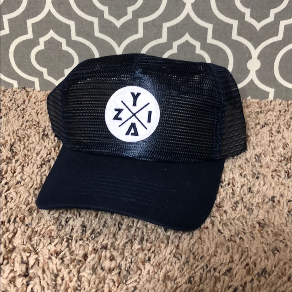 Zyia hat blue